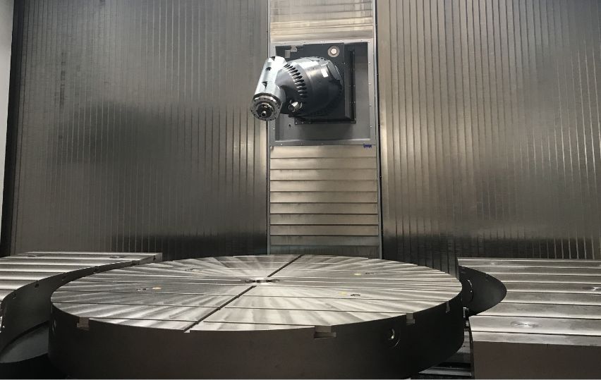 Travelling column milling machine