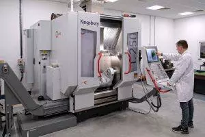 5-axis machining in medical industry